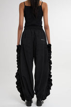 画像をギャラリービューアに読み込む, Frills Nylon Pants Black