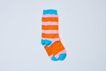 画像をギャラリービューアに読み込む, Tokone×MEGMIURA WARDROBE Wavy stripe socks Pink×Orange