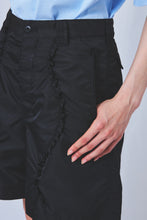 画像をギャラリービューアに読み込む, Wavy Frill French short Pants Black