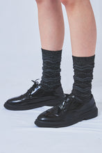 画像をギャラリービューアに読み込む, Tokone×MEGMIURA WARDROBE Wavy stripe socks Lame Black