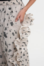 画像をギャラリービューアに読み込む, Frills Nylon Pants Cow