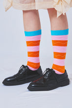 画像をギャラリービューアに読み込む, Tokone×MEGMIURA WARDROBE Wavy stripe socks Pink×Orange