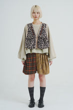 画像をギャラリービューアに読み込む, Padded Quilted Leopard Vest Beige Leopard
