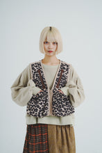 画像をギャラリービューアに読み込む, Padded Quilted Leopard Vest Beige Leopard