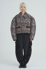 画像をギャラリービューアに読み込む, Padded Quilted Leopard Jacket Beige Leopard