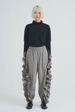 画像をギャラリービューアに読み込む, Frill Pants Gray