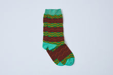 画像をギャラリービューアに読み込む, Tokone×MEGMIURA WARDROBE Wavy stripe socks Green×Brown
