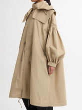 画像をギャラリービューアに読み込む, 2WAY Pin tuck Leather like Nylon Long Mods coat　Beige
