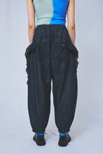 画像をギャラリービューアに読み込む, !Pre order!  Perforated nylon Frill Pants 2colors
