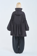 画像をギャラリービューアに読み込む, ! Pre-Order ! Pin tuck Rain Coat　Black
