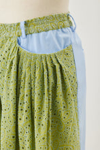 画像をギャラリービューアに読み込む, !Pre-Order! Flower embroidered tuck short pants:Leaf Green
