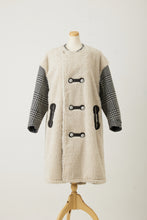 画像をギャラリービューアに読み込む, Far Collarless Long P coat　Ecru×Check
